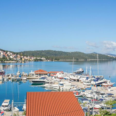 Seaside Apartments With A Swimming Pool Okrug Gornji, Ciovo - 11374 โตรกีร์ ภายนอก รูปภาพ