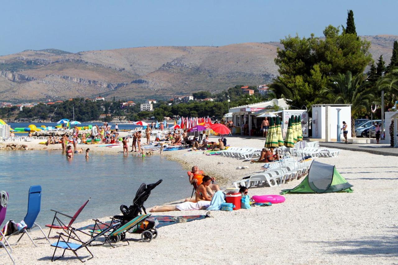 Seaside Apartments With A Swimming Pool Okrug Gornji, Ciovo - 11374 โตรกีร์ ภายนอก รูปภาพ