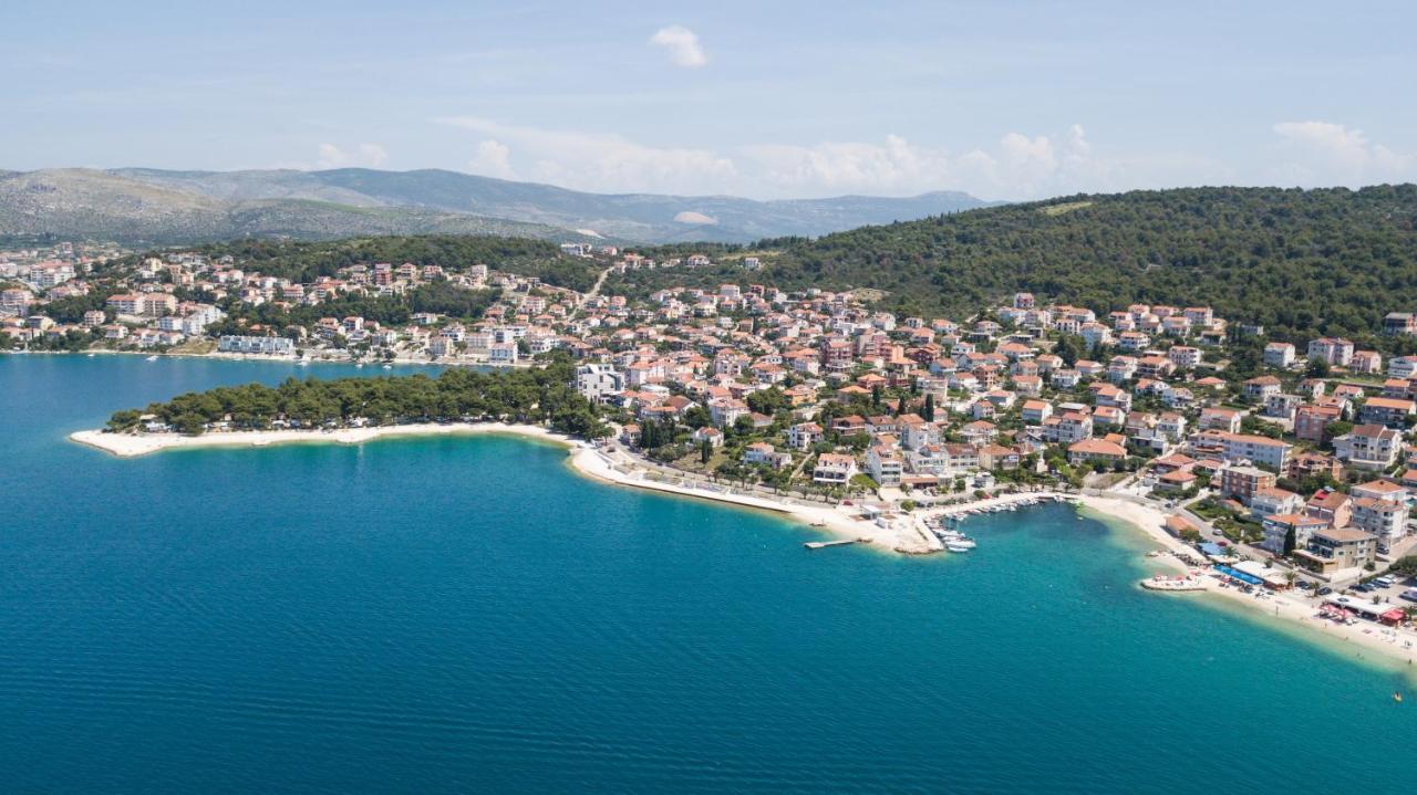 Seaside Apartments With A Swimming Pool Okrug Gornji, Ciovo - 11374 โตรกีร์ ภายนอก รูปภาพ