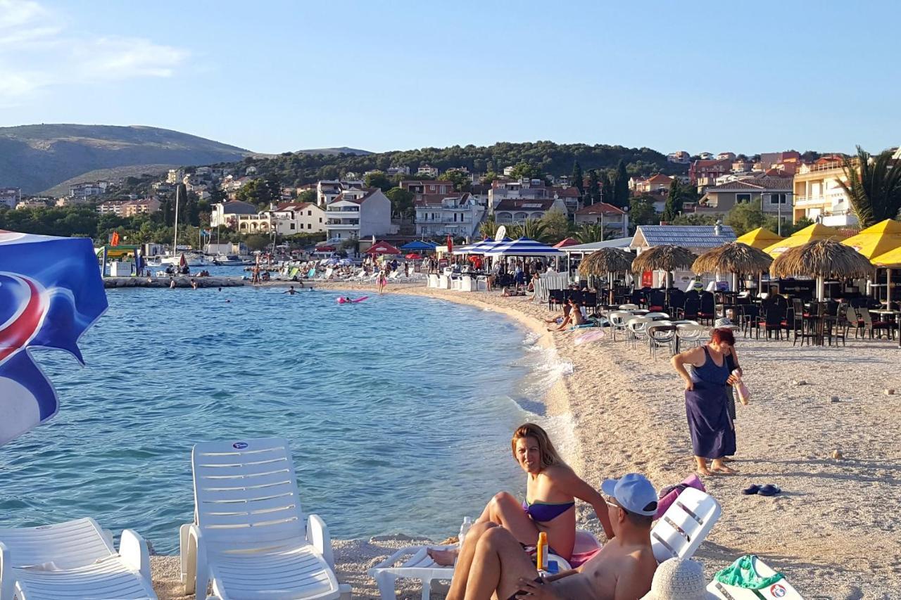 Seaside Apartments With A Swimming Pool Okrug Gornji, Ciovo - 11374 โตรกีร์ ภายนอก รูปภาพ