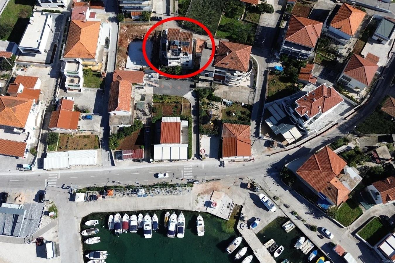 Seaside Apartments With A Swimming Pool Okrug Gornji, Ciovo - 11374 โตรกีร์ ภายนอก รูปภาพ