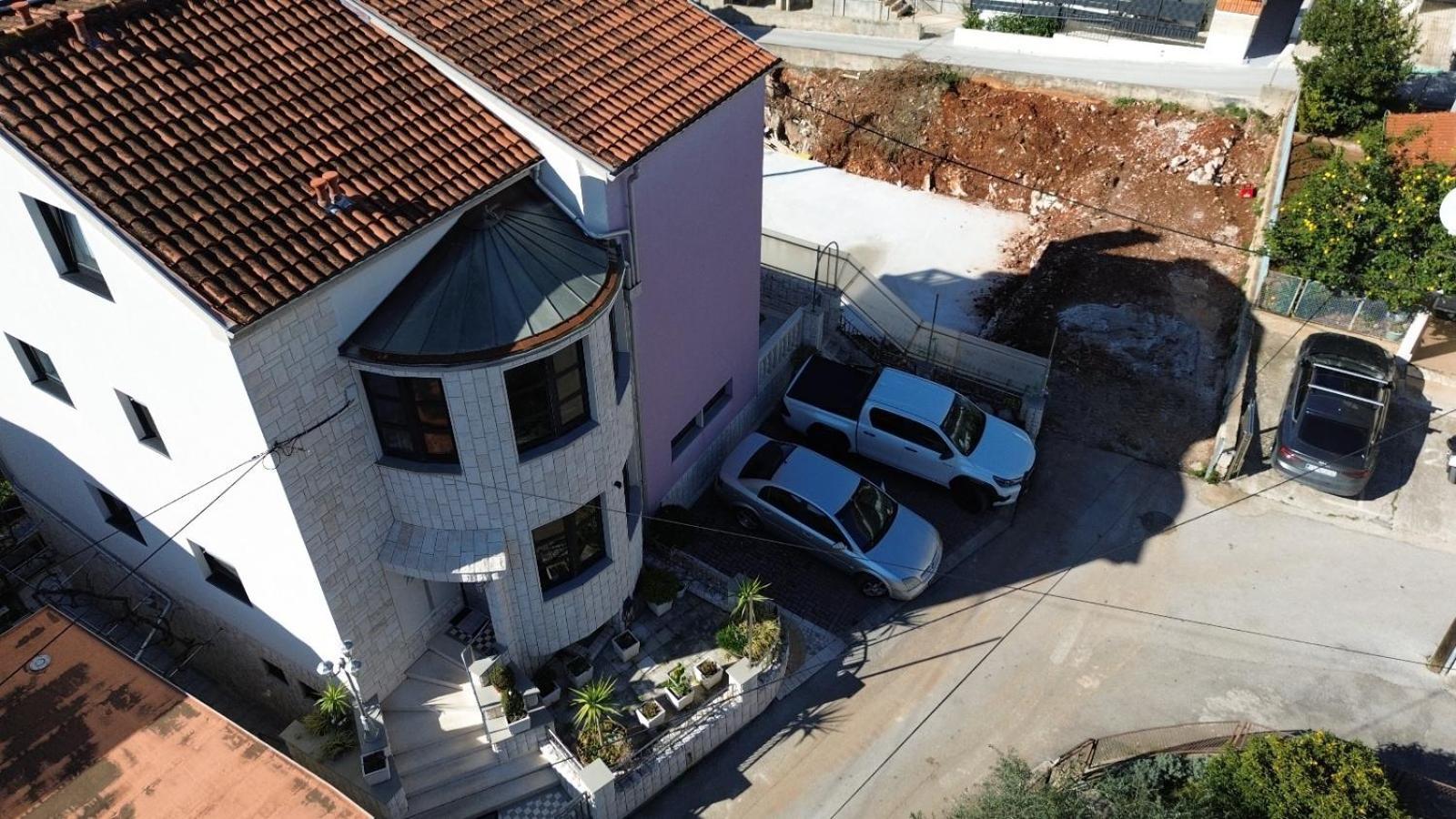 Seaside Apartments With A Swimming Pool Okrug Gornji, Ciovo - 11374 โตรกีร์ ภายนอก รูปภาพ