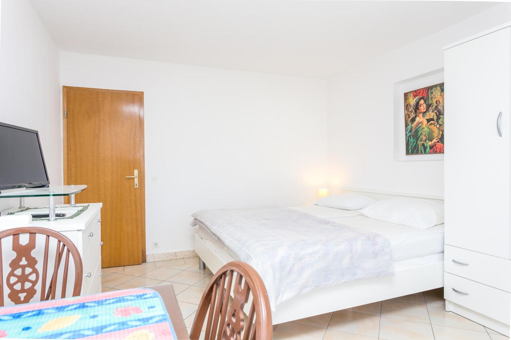 Seaside Apartments With A Swimming Pool Okrug Gornji, Ciovo - 11374 โตรกีร์ ภายนอก รูปภาพ