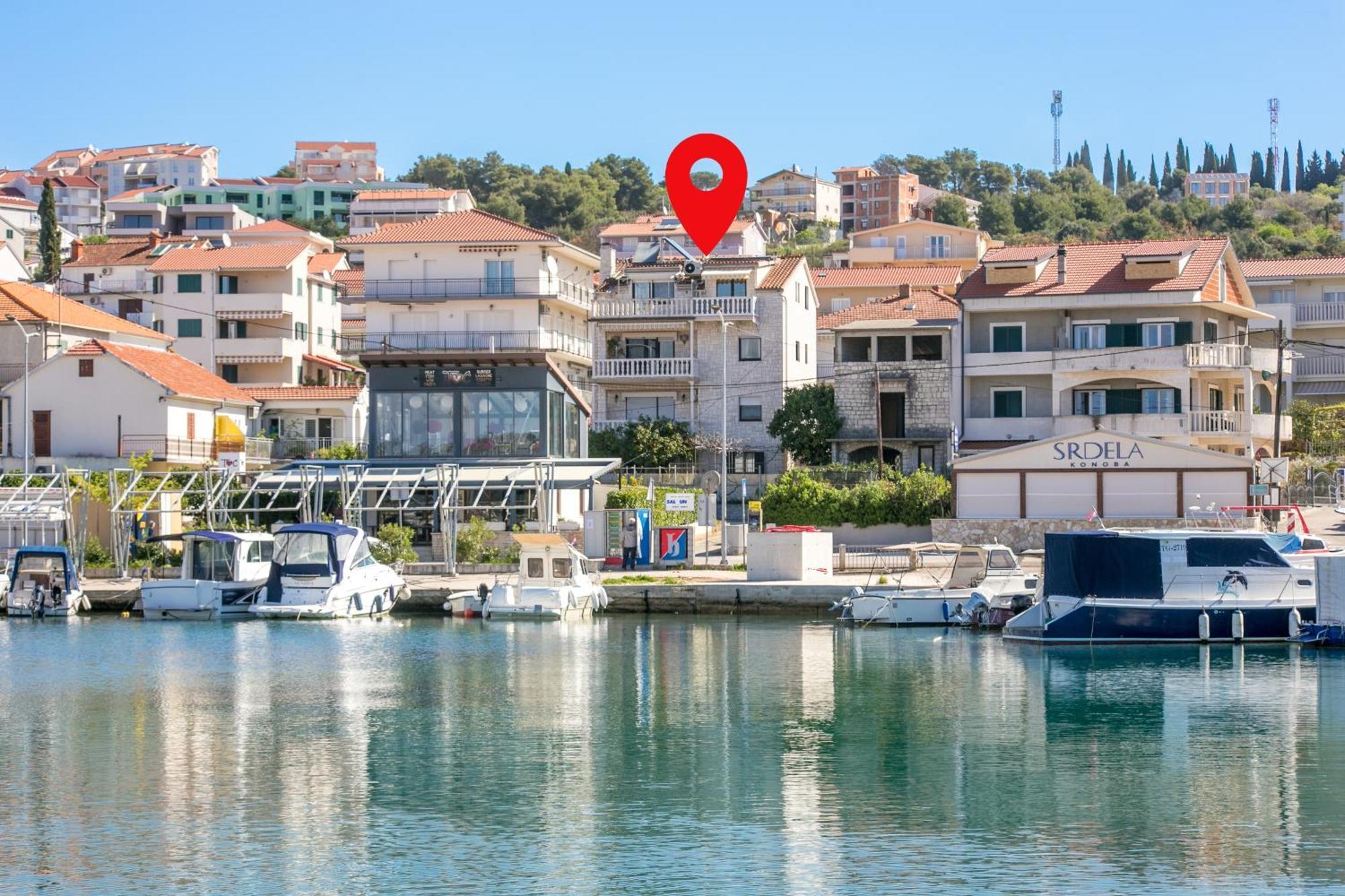 Seaside Apartments With A Swimming Pool Okrug Gornji, Ciovo - 11374 โตรกีร์ ภายนอก รูปภาพ