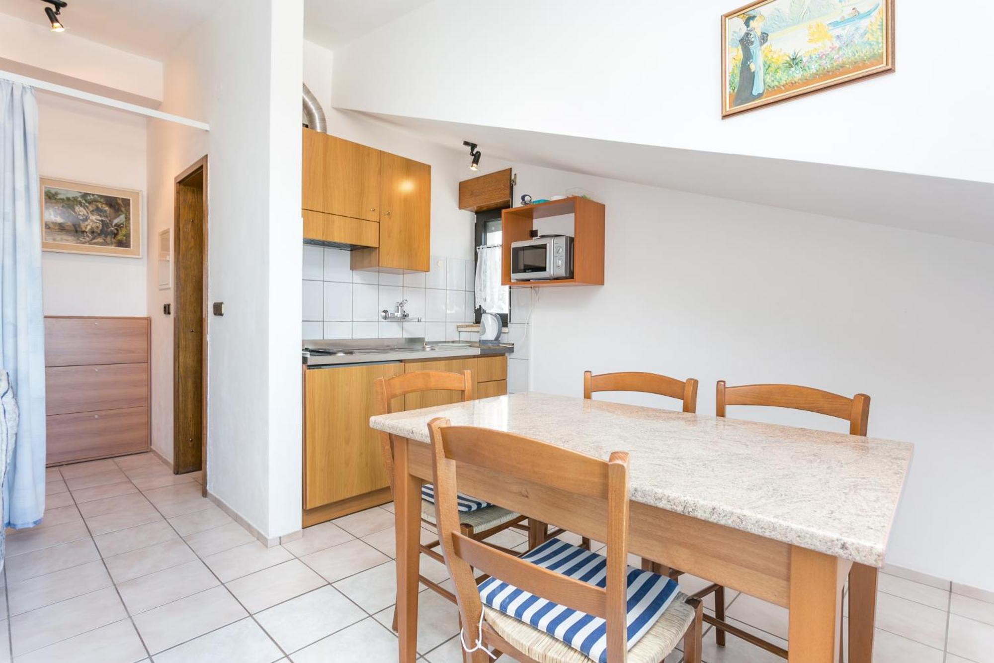 Seaside Apartments With A Swimming Pool Okrug Gornji, Ciovo - 11374 โตรกีร์ ภายนอก รูปภาพ