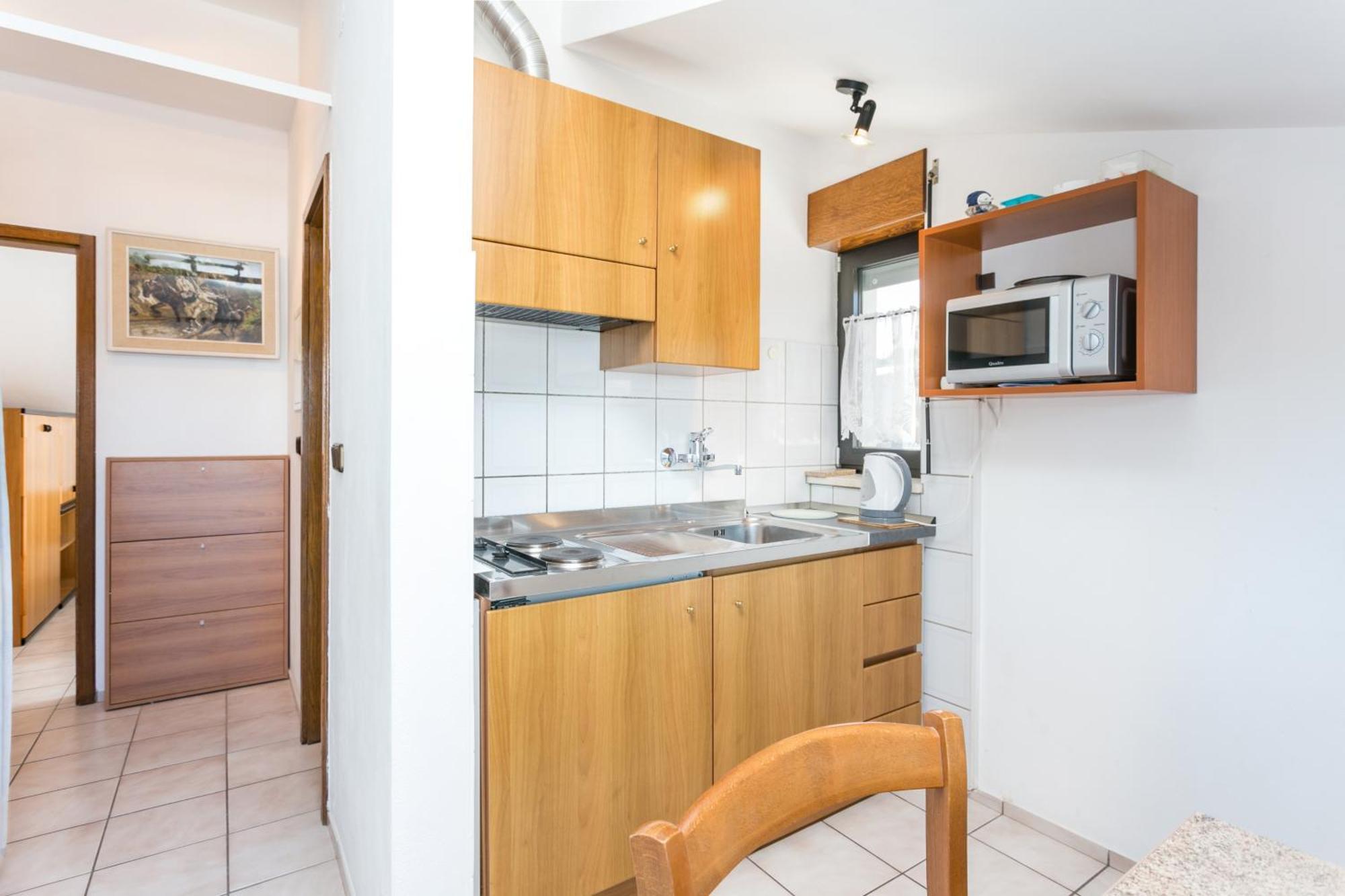 Seaside Apartments With A Swimming Pool Okrug Gornji, Ciovo - 11374 โตรกีร์ ห้อง รูปภาพ