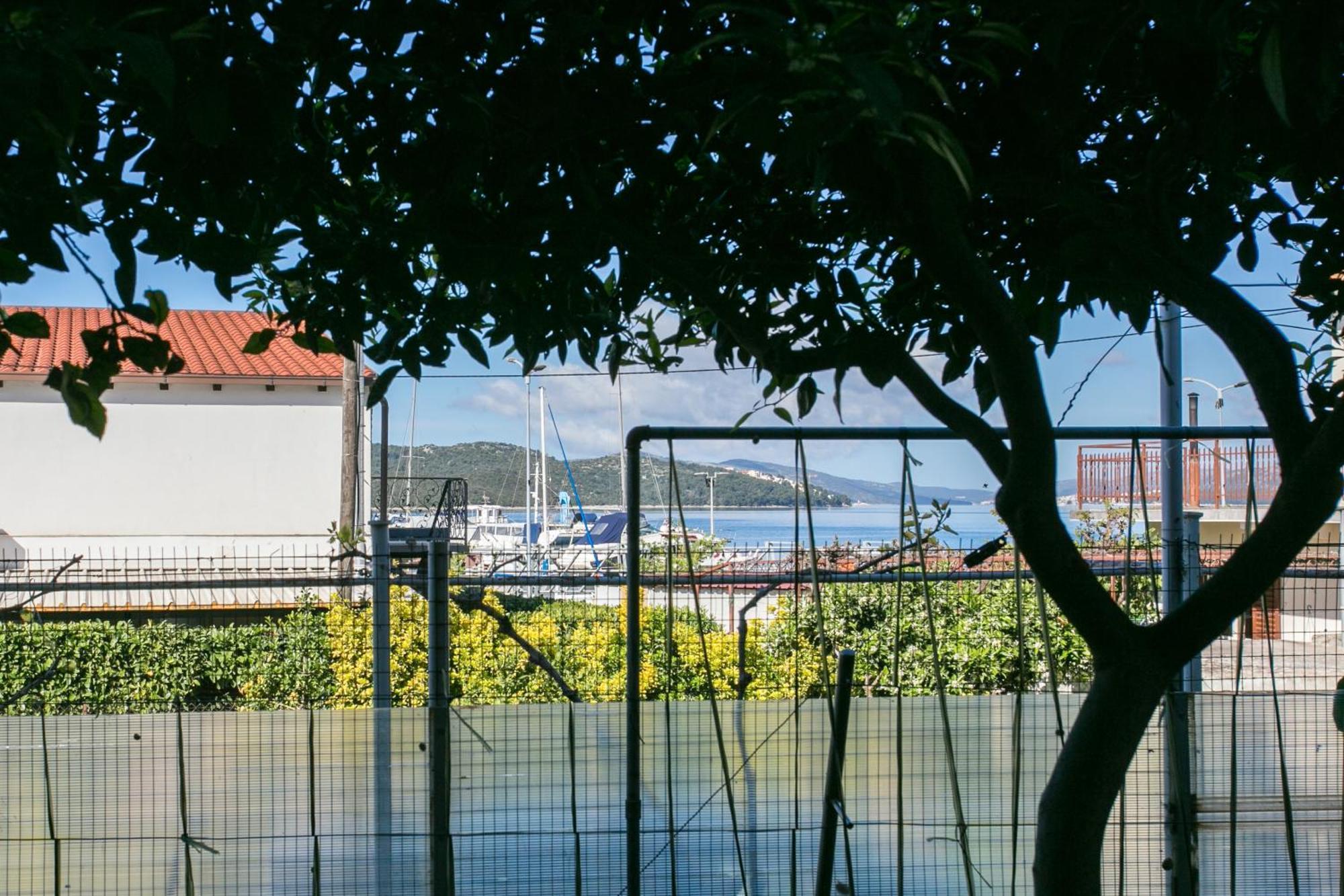 Seaside Apartments With A Swimming Pool Okrug Gornji, Ciovo - 11374 โตรกีร์ ภายนอก รูปภาพ