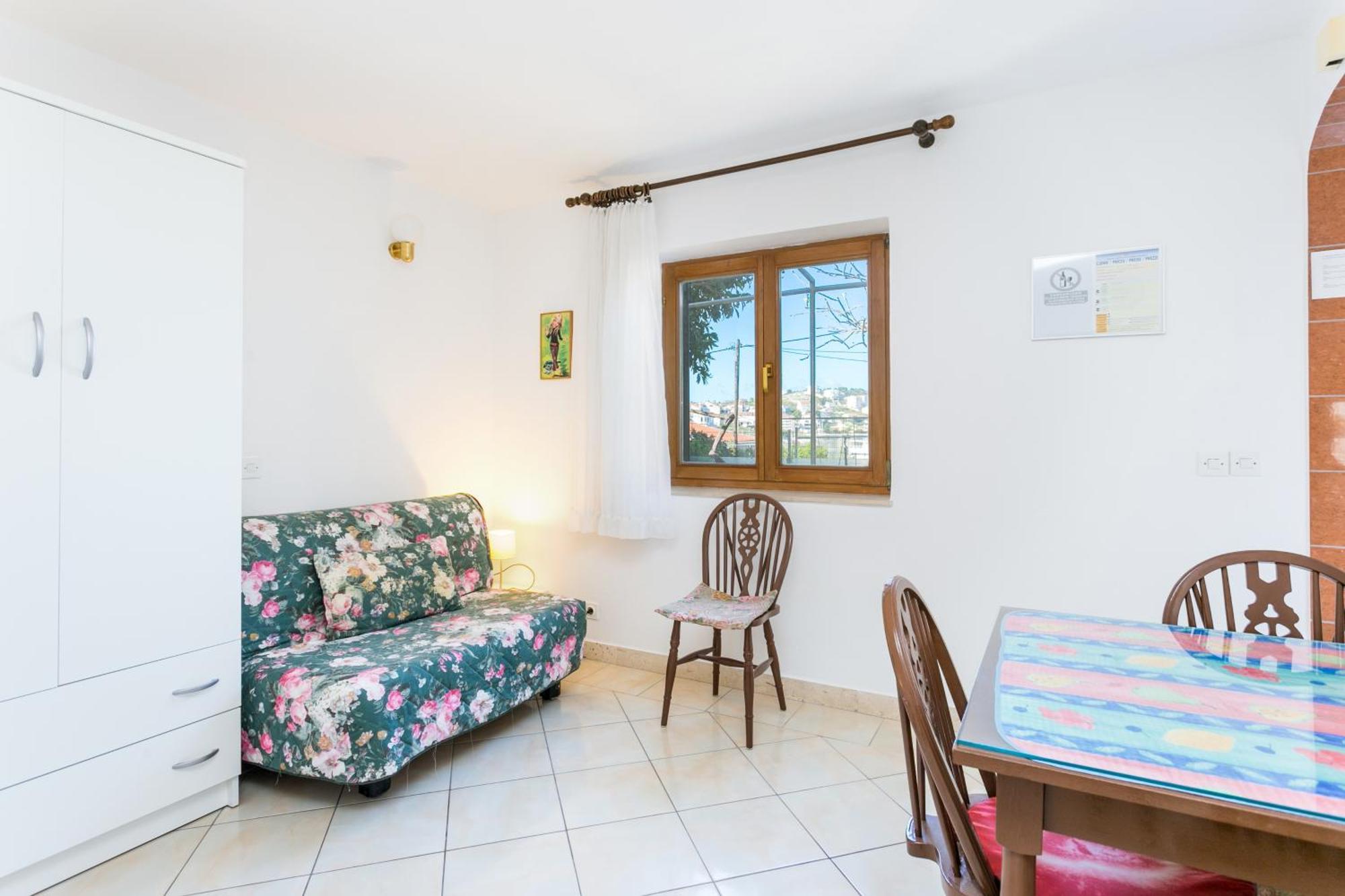 Seaside Apartments With A Swimming Pool Okrug Gornji, Ciovo - 11374 โตรกีร์ ห้อง รูปภาพ
